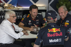 Bernie Ecclestone, en reunión con Christian Horner, director del equipo Red Bull Racing, Max Verstap
