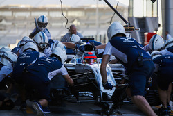 Robert Kubica, Williams FW40, pit stop action