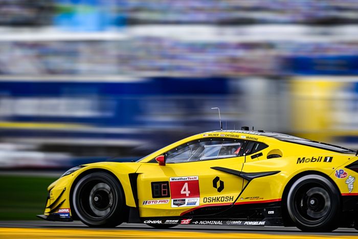 #4 Corvette Racing by Pratt Miller Motorsports Corvette Z06 GT3.R: Tommy Milner, Nicky Catsburg, Nico Varrone