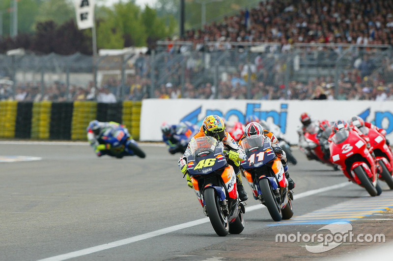 <img src="http://cdn-1.motorsport.com/static/custom/car-thumbs/MOTOGP_2017/RIDERS_NUMBERS/Rossi.png" width="55" /> 16. Гран Прі Франції-2002