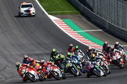 Start: Andrea Iannone, Ducati Team aan de leiding