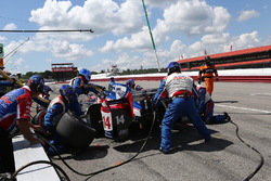 Takuma Sato, A.J. Foyt Enterprises Honda, dans les stands