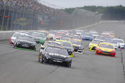 Start: Martin Truex Jr., Furniture Row Racing Toyota leads