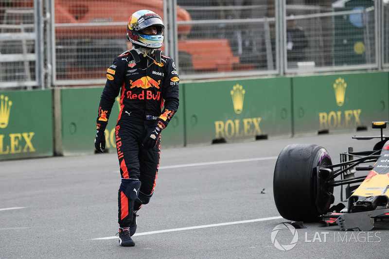 Max Verstappen - Daniel Ricciardo kazası - Red Bull Racing