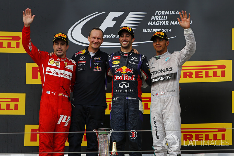 Podium: second place Fernando Alonso, Ferrari, Paul Monaghan, Red Bull Racing Chief Engineer, Race winner Daniel Ricciardo, Red Bull Racing, third place Lewis Hamilton, Mercedes AMG F1