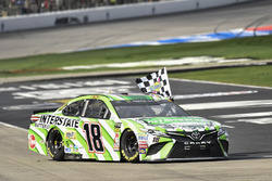 Race winner Kyle Busch, Joe Gibbs Racing, Toyota Camry Interstate Batteries