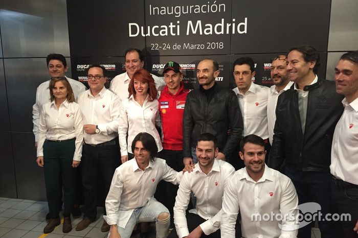 Jorge Lorenzo y Claudio Domenicali durante la presentación de la nueva tienda de Ducati en Madrid