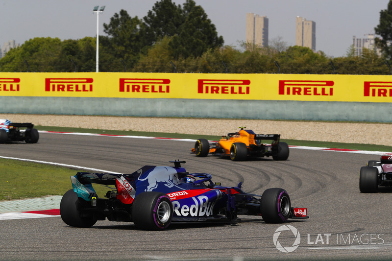 Stoffel Vandoorne, McLaren MCL33 Renault, Marcus Ericsson, Sauber C37 Ferrari, Brendon Hartley, Toro Rosso STR13 Honda