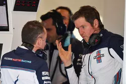 Paddy Lowe, Williams Shareholder and Technical Director and Rob Smedley, Williams Head of Vehicle Performance