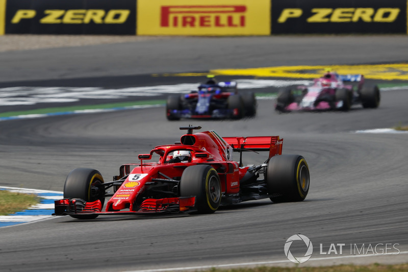Vettel semakin kesal di belakang Raikkonen