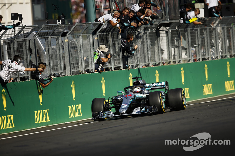 Le vainqueur Lewis Hamilton, Mercedes AMG F1 W09