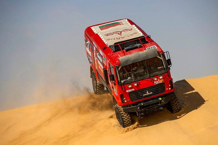 #528 MAZ-SPORTauto: Aliaksei Vishneuski, Maksim Novikau, Andrei Neviarovich