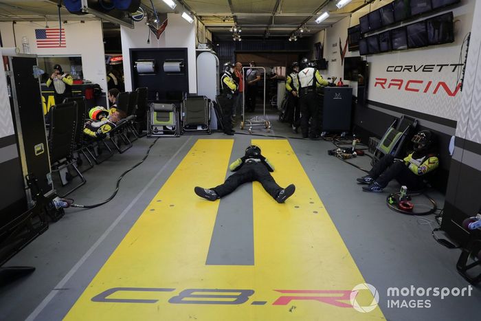 Ambiente del garaje de Corvette Racing