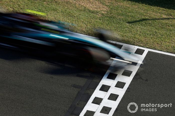 Lewis Hamilton, Mercedes F1 W15