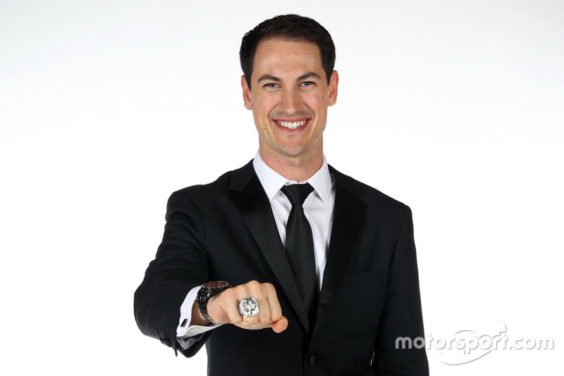 Campeón Joey Logano, Equipo Penske