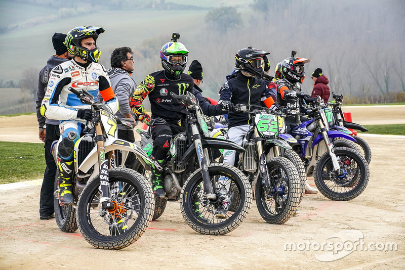 Franco Morbidelli y los participantes