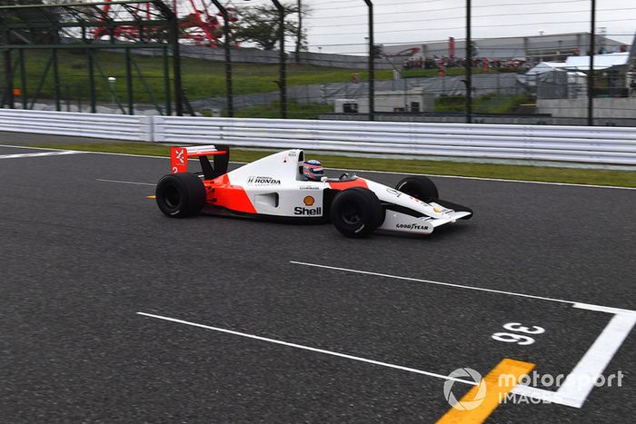 Takuma Sato, McLaren Honda MP4-7A Leyendas F1 30 Aniversario vuelta de Demostración