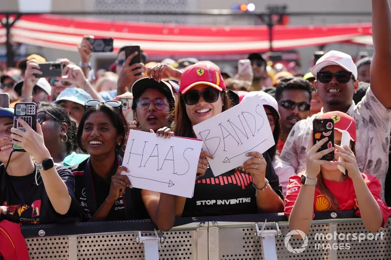 Les fans à l'étape du forum des fans
