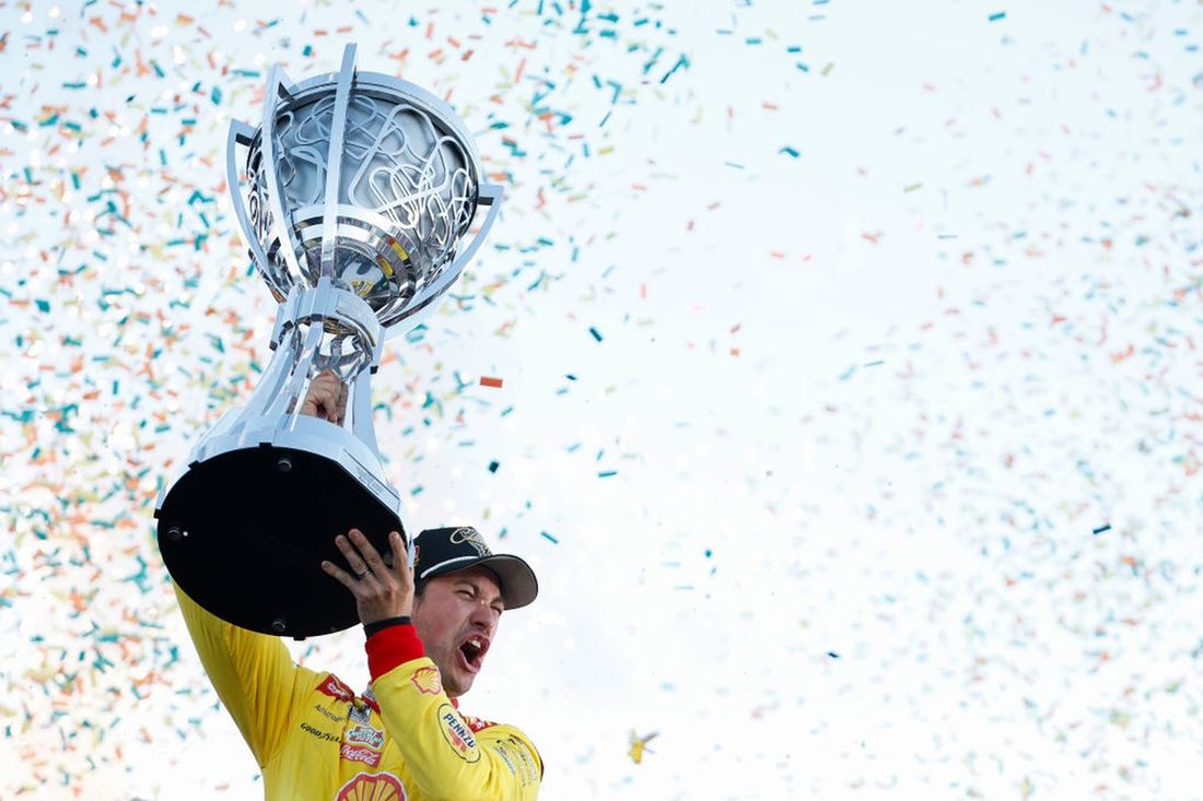 Campeón Joey Logano, Equipo Penske, Shell Pennzoil Ford Mustang