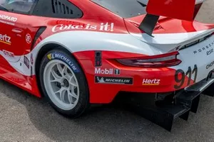 Porsche 911 RSR Coca-Cola livery