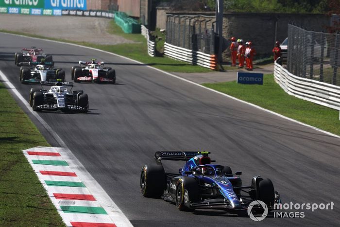 Nyck de Vries, Williams FW44, Yuki Tsunoda, AlphaTauri AT03, Lewis Hamilton, Mercedes W13, Mick Schumacher, Haas VF-22