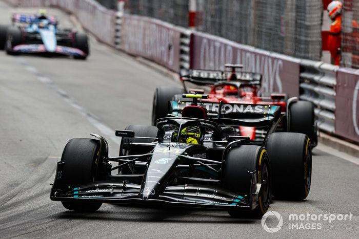 Lewis Hamilton, Mercedes F1 W14, Charles Leclerc, Ferrari SF-23