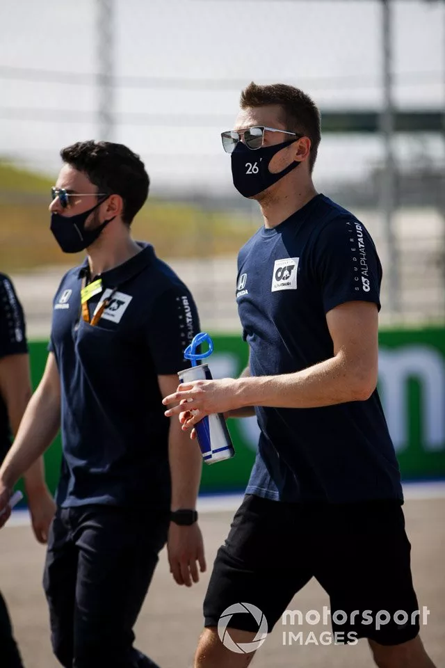 Daniil Kvyat, AlphaTauri, recorre la pista