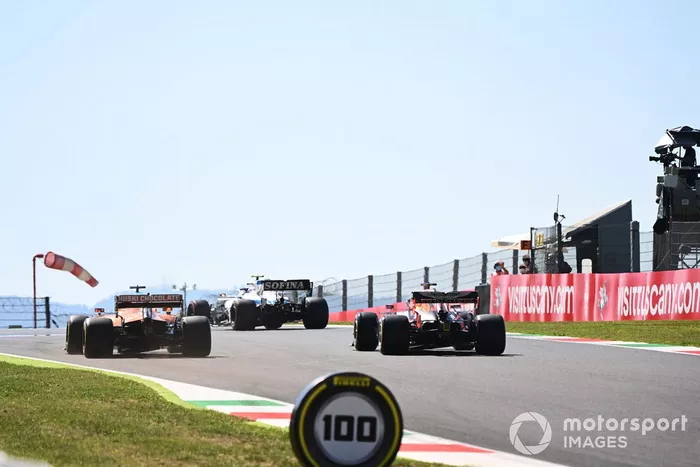Nicholas Latifi, Williams FW43, Carlos Sainz Jr., McLaren MCL35, Max Verstappen, Red Bull Racing RB16