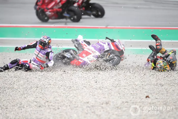Johann Zarco, Pramac Racing, Marco Bezzecchi, VR46 Racing Team accidente