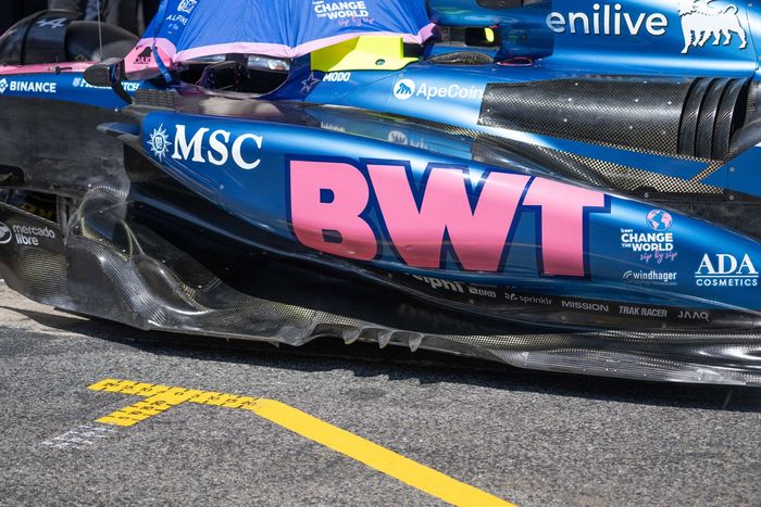 Alpine A525 technical detail