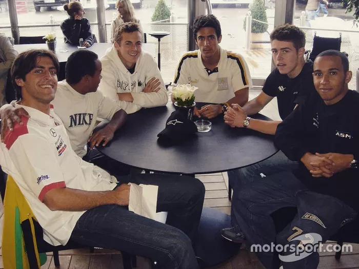 Átila Abreu com Lucas di Grassi, Paul di Resta e Lewis Hamilton