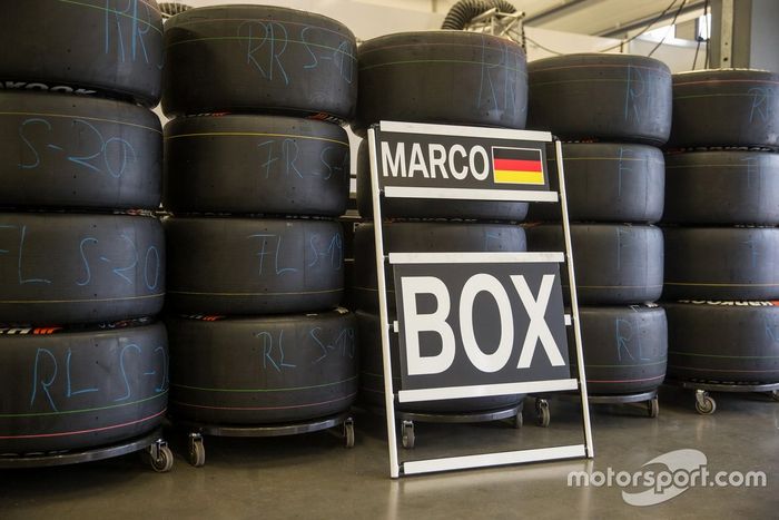 Tires with Marco Wittmann, BMW Team RMG pit board