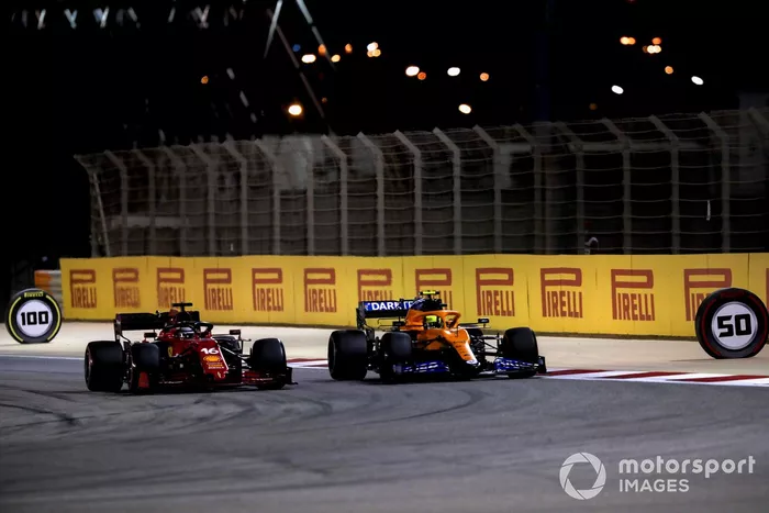 Lando Norris, McLaren MCL35M, Charles Leclerc, Ferrari SF21