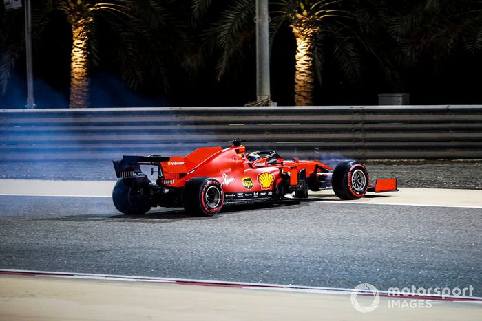 Sebastian Vettel, Ferrari SF1000 se va a la grava