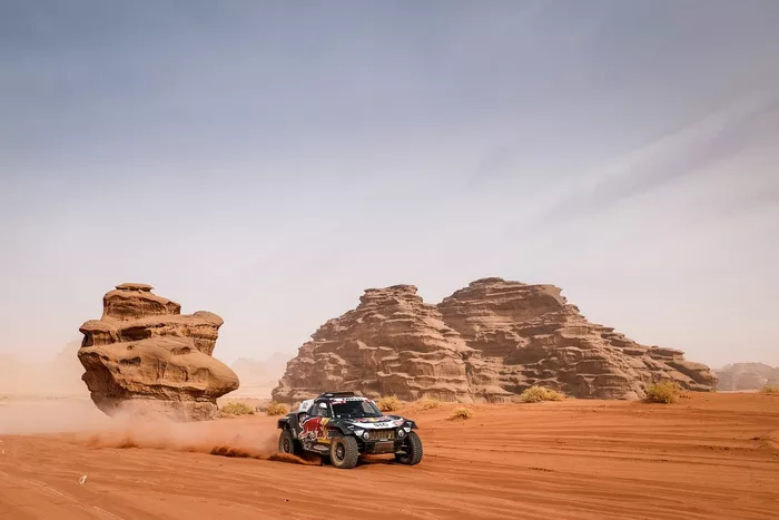 #300 X-Raid Mini JCW Team: Carlos Sainz, Lucas Cruz