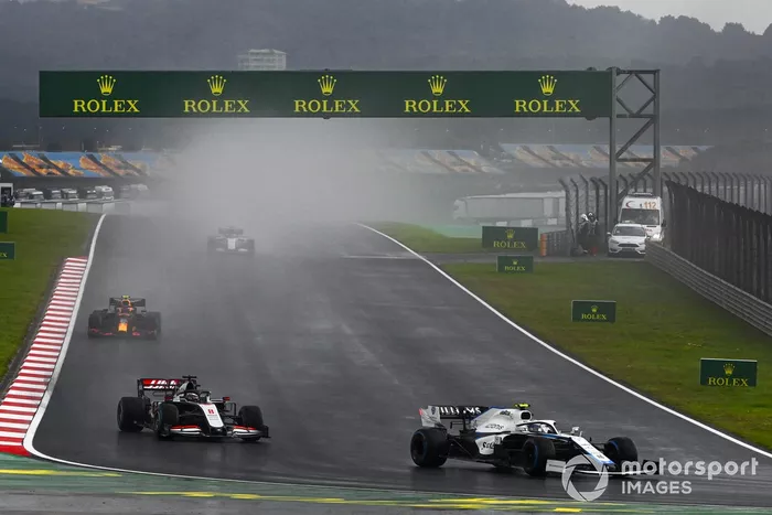 Nicholas Latifi, Williams FW43, Romain Grosjean, Haas VF-20, Alex Albon, Red Bull Racing RB16