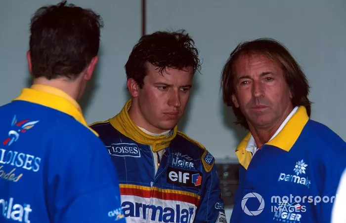 Ganador Olivier Panis, Ligier JS43 con el ex piloto de Ligier Jacques Laffite