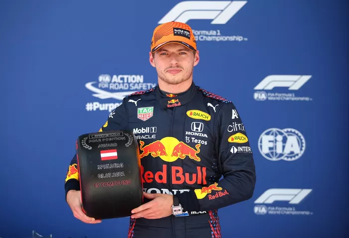 Ganador de la pole Max Verstappen, Red Bull Racing, celebra en Parc Ferme