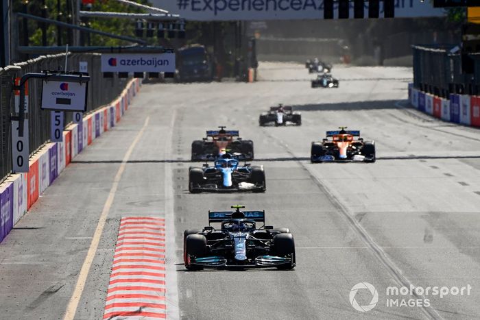 Valtteri Bottas, Mercedes W12, Esteban Ocon, Alpine A521, Lando Norris, McLaren MCL35M, Daniel Ricciardo, McLaren MCL35M