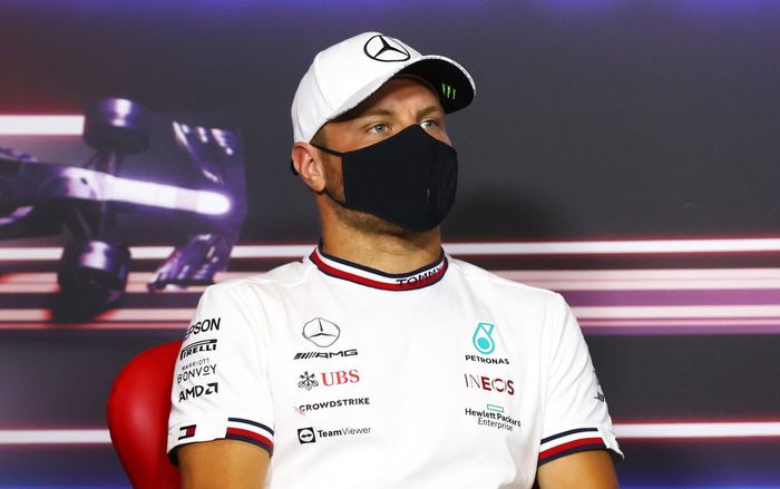Valtteri Bottas, Mercedes durante la conferencia de prensa