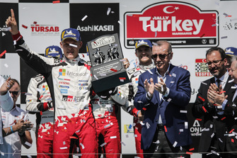 Yarış galibi Ott Tänak, Toyota Gazoo Racing, Recep Tayyip Erdoğan, Türkiye Cumhuriyeti Cumhurbaşkanı