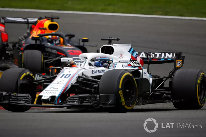 Lance Stroll, Williams FW41, y Daniel Ricciardo, Red Bull Racing RB14