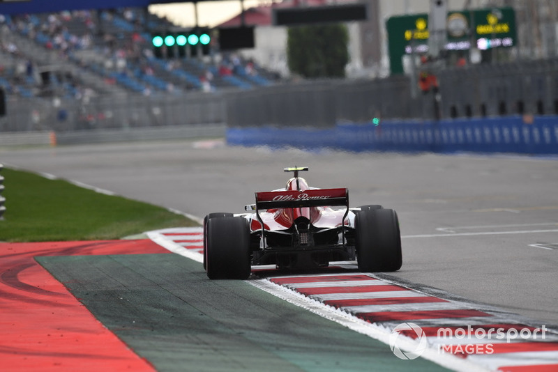 А в Sauber хвалят Леклера за очередную отличную гонку
