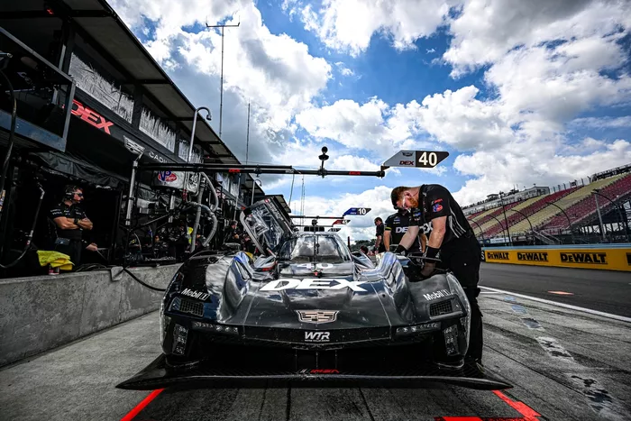#40 Cadillac Wayne Taylor Racing Cadillac V-Series.R: Jordan Taylor, Louis Deletraz, Tom Blomqvist