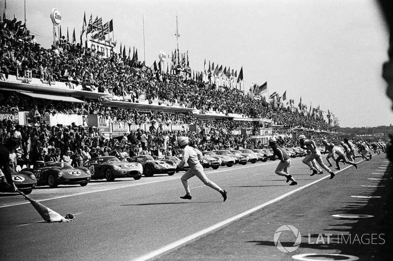 Pedro Rodríguez, Lorenzo Bandini y Mike Parkes son los tres primeros lugares corriendo para el inicio de las 24 h de Le Mans 1963