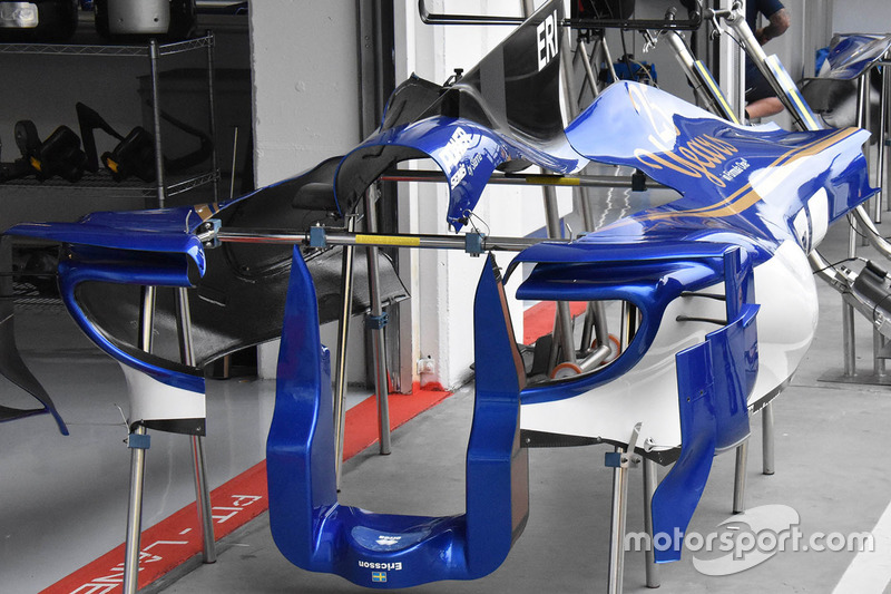 Sauber C36: Seitenkasten