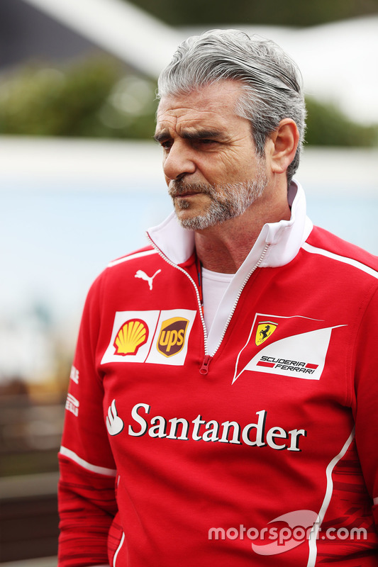 Maurizio Arrivabene, FerrariTeamchef bei Melbourne Formel 1 Fotos