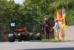 Max Verstappen, Red Bull Racing RB13 retires from the race