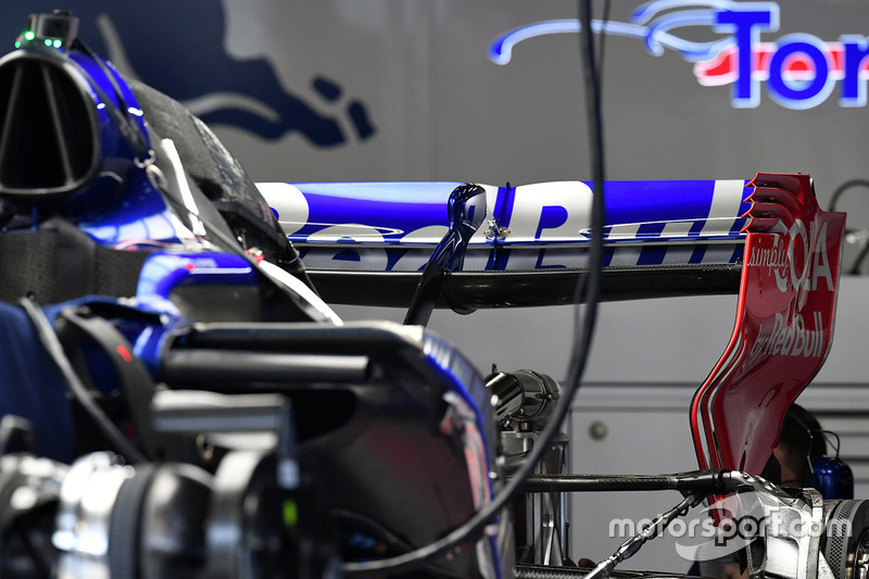 Scuderia Toro Rosso STR12, Heckflügel, Detail