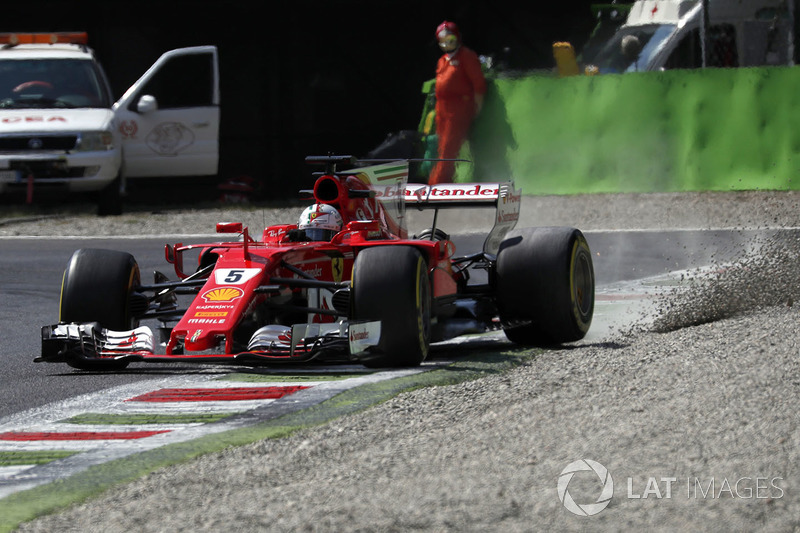 Sebastian Vettel, Ferrari SF70H runs wide into the gravel